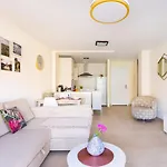 Apartmán Home2book Bright Pool View El Mocan *