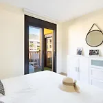 Home2book Bright Pool View El Mocan Apartmán