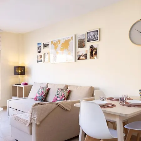 Home2book Bright Pool View El Mocan Lägenhet