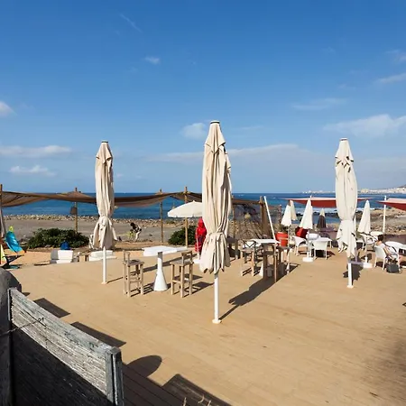 Home2book Bright Pool View El Mocan