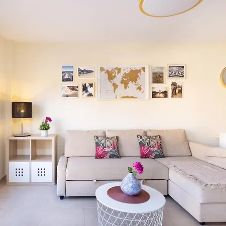 Апартаменты Home2book Bright Pool View El Mocan